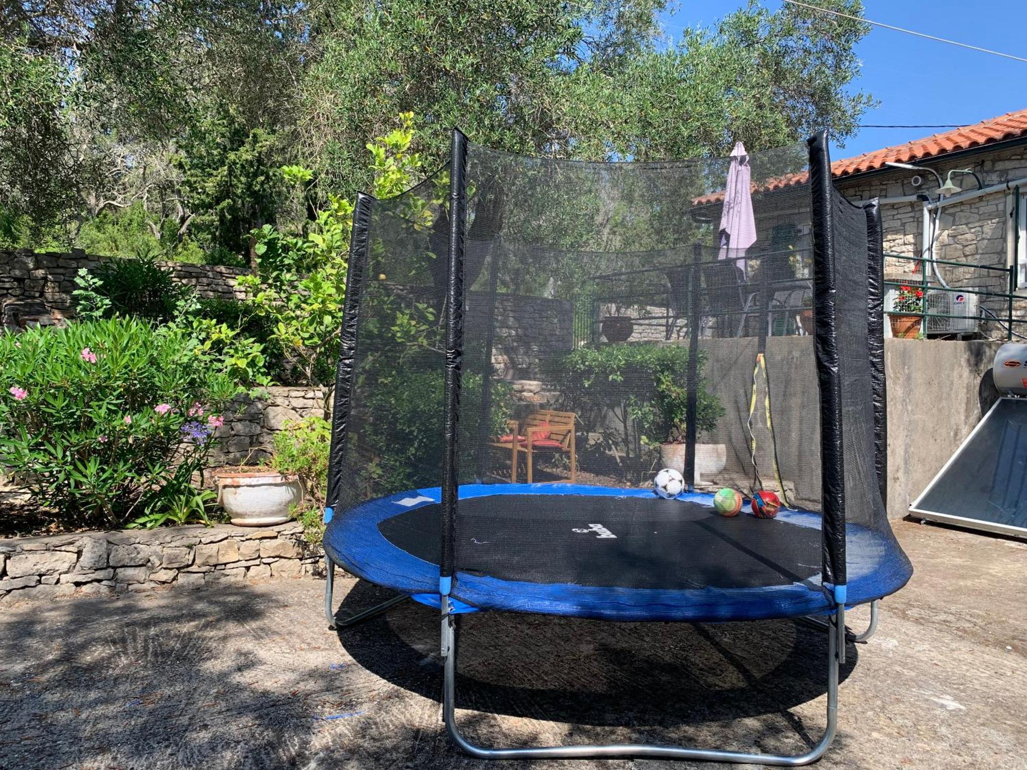 Mikroulis Residence Mastoratika エクステリア 写真