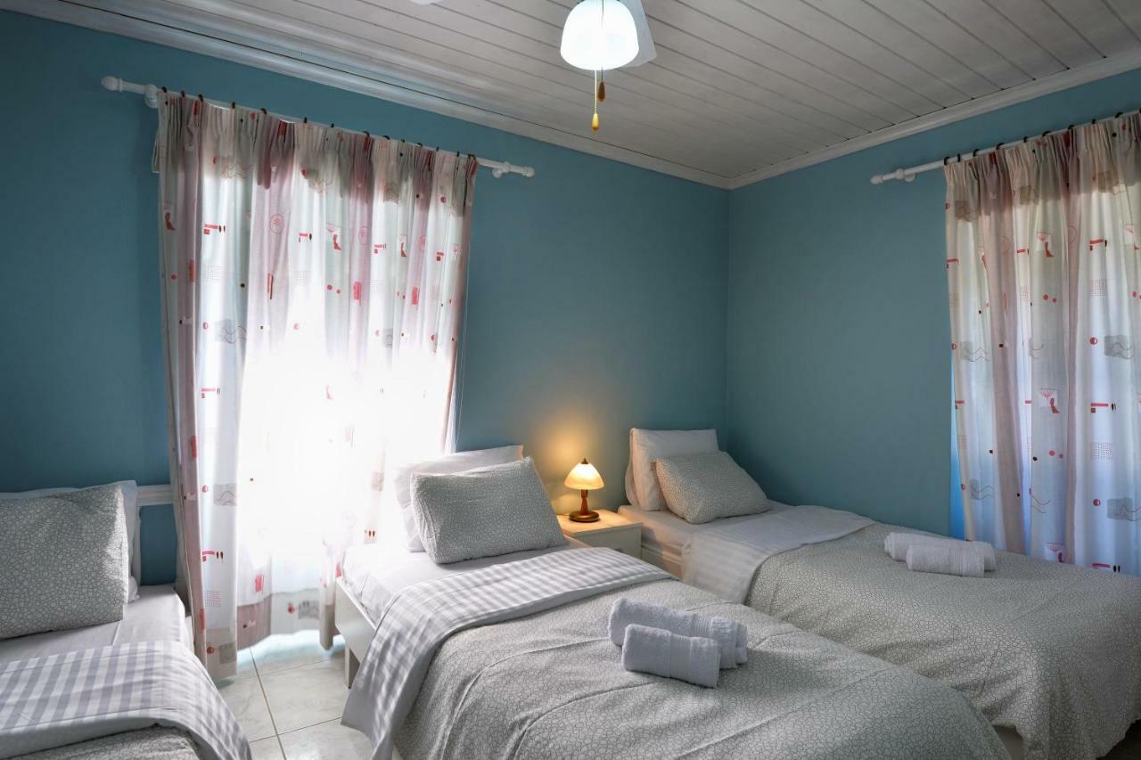 Mikroulis Residence Mastoratika エクステリア 写真
